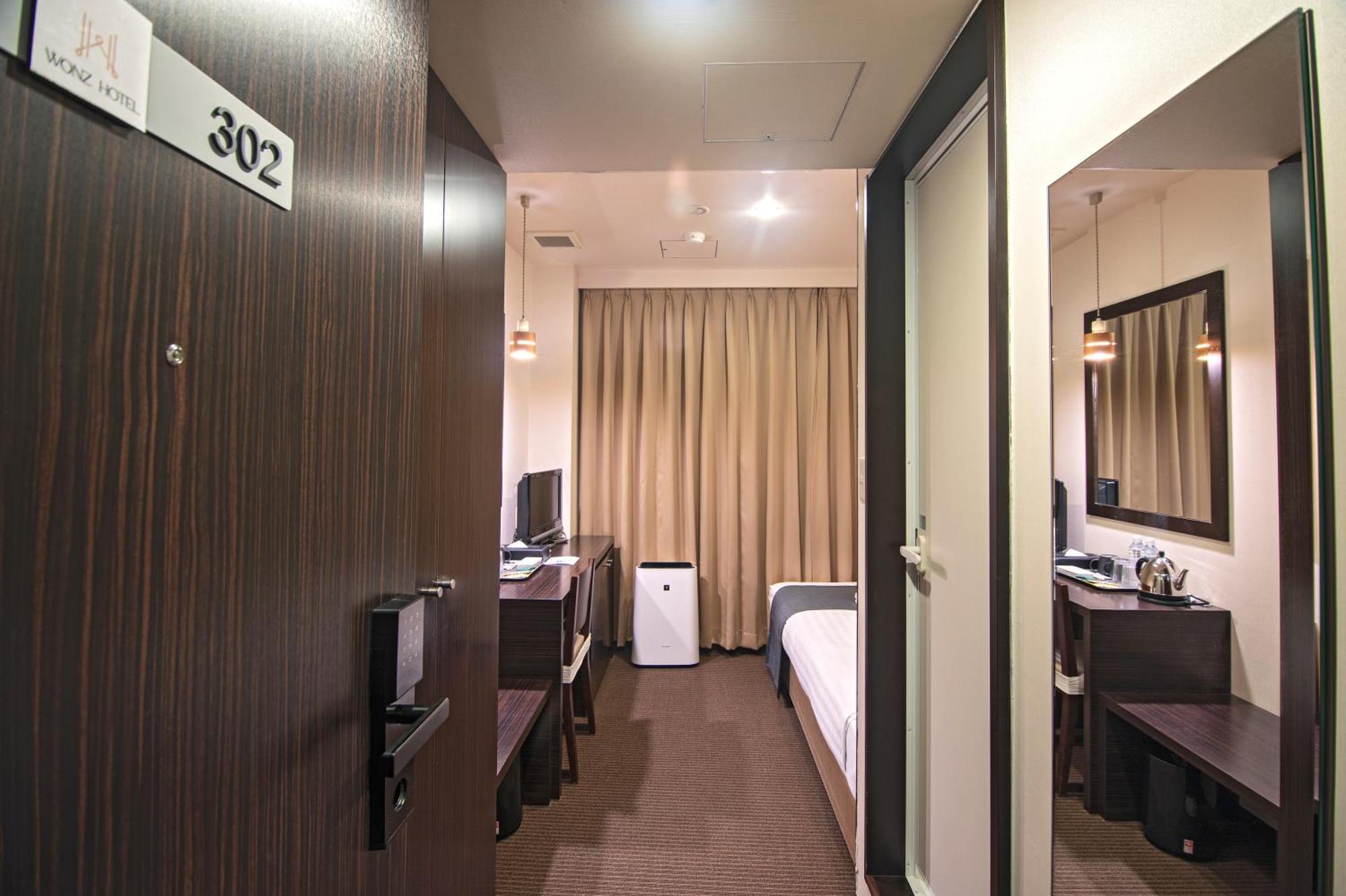 Wonz Hotel Self-Check-In Осака Экстерьер фото